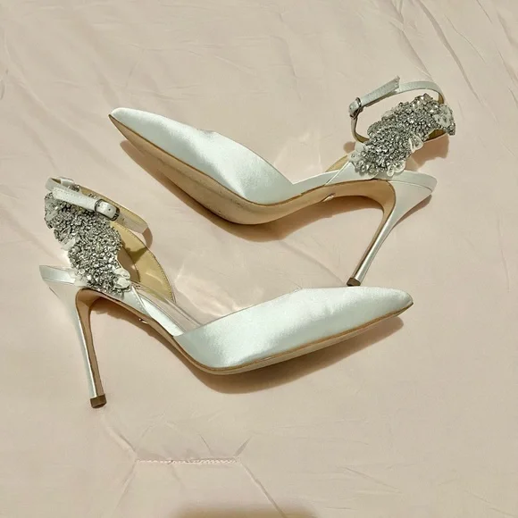 Badgley Mischka Collection Blanca Sandal in Soft White - Picture 3 of 6